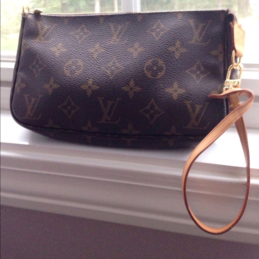 Louis Vuitton Pochette Accessories Monogram
