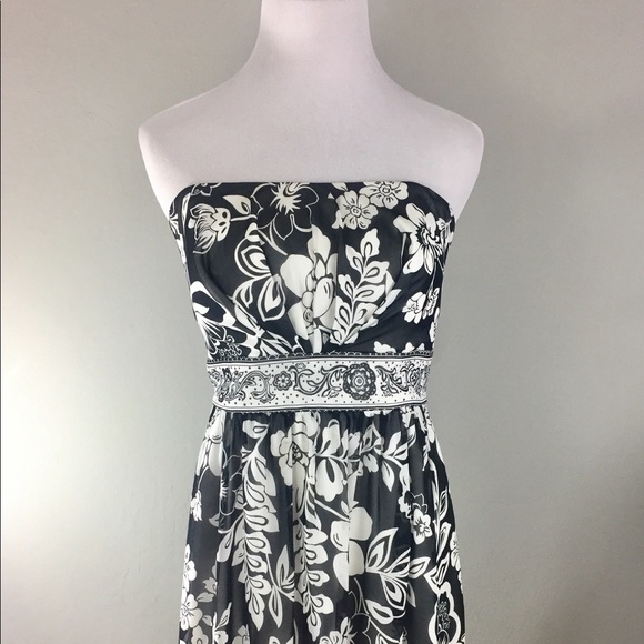White House Black Market Dresses & Skirts - White House/Black Market strapless dress