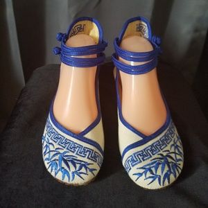 BAMBOO EMBROIDERED MARY JANE SHOES