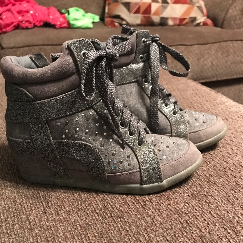 Girls justice brand shoes