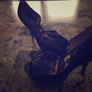 Black Jessica Simpson heels