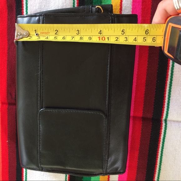 Buxton BUXHYDE Wallet/Crossbody Bag - Picture 8 of 8