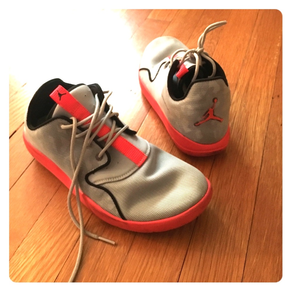 AIR JORDAN SNEAKERS