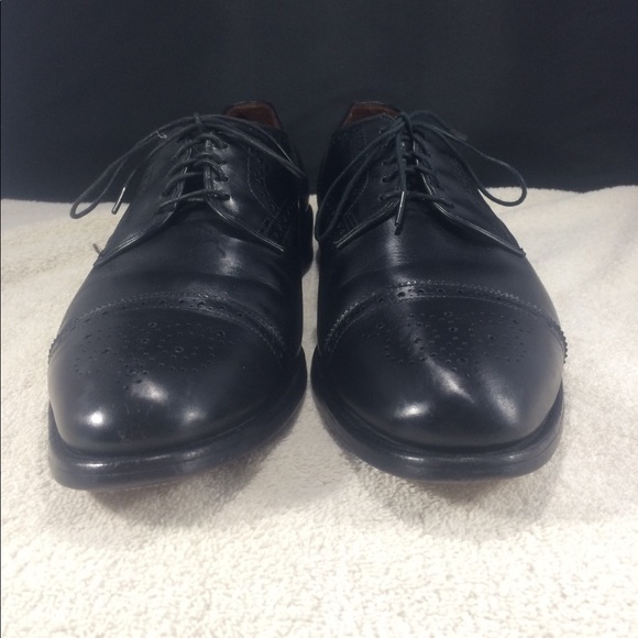 RARE Black Allen Edmonds Sanford 9.5D great shape! - Picture 6 of 8