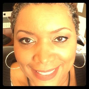 Meet your Posher, Raquel