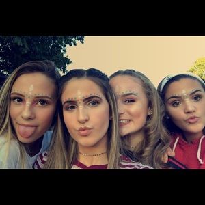 Meet your Posher, Isabel