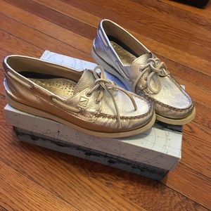 Gold SPERRY top-sider boat shoes 6 Gold SPERRY top-sider boat shoes 6