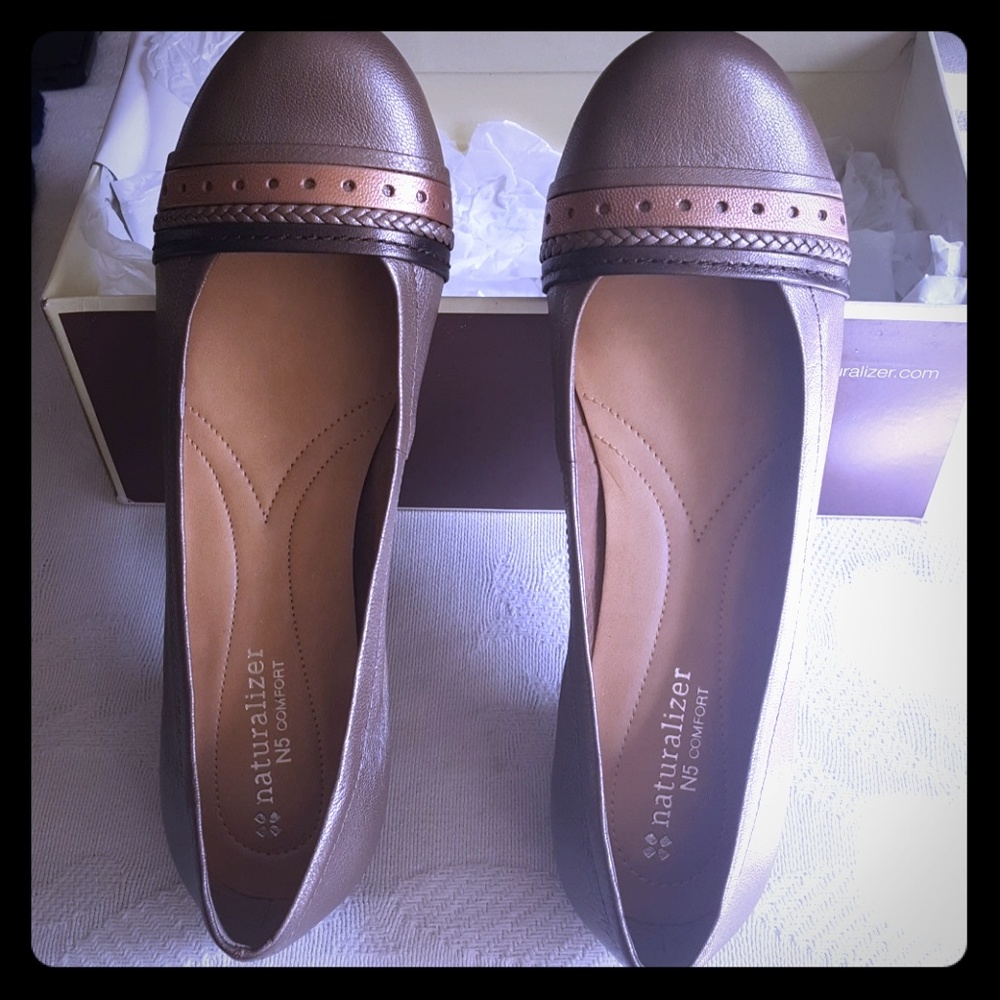 Naturalizer flats shoes