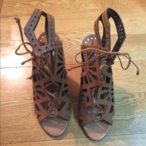 *DOLCE VITA* lace-up tan heels