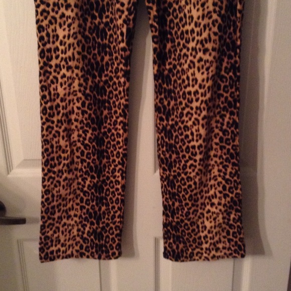 Victoria's Secret Cheetah Print Jeans - Picture 3 of 7