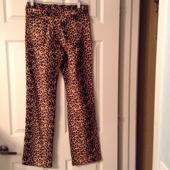 Victoria's Secret Cheetah Print Jeans - Picture 4 of 7