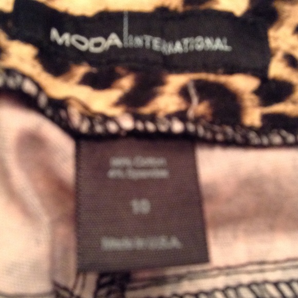 Victoria's Secret Cheetah Print Jeans - Picture 5 of 7