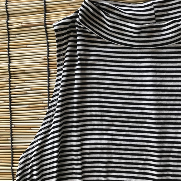 Black and white stripes - Picture 2 of 2