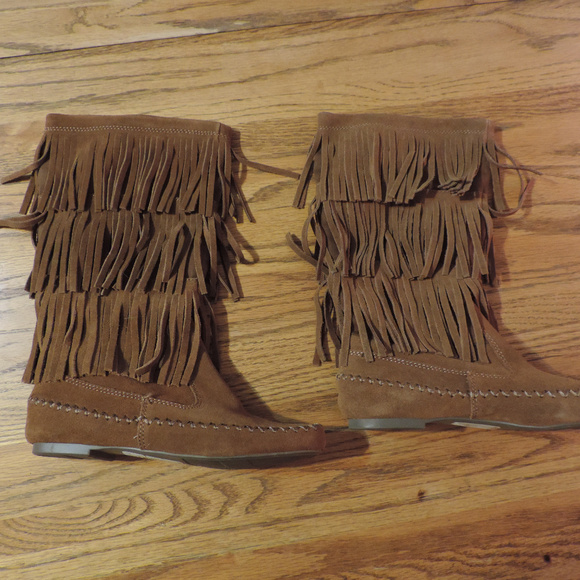 LC Lauren Collection Leather Fringe Boots size 5 - Picture 3 of 6