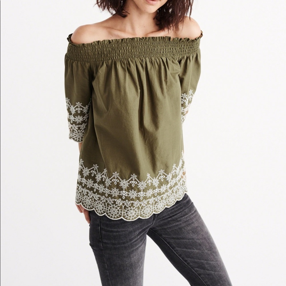 NTW A&F Off The Shoulder Blouse