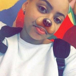 Meet your Posher, Rayven