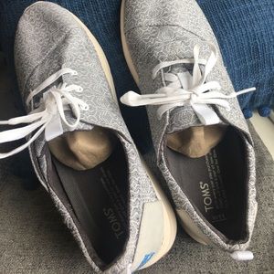 Grey Toms