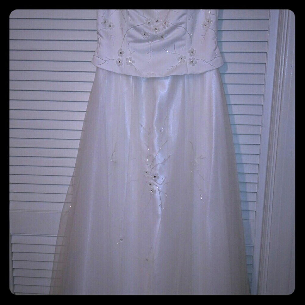 White Wedding Dress Size 14 Used