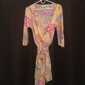 NY&C yellow print short romper size medium