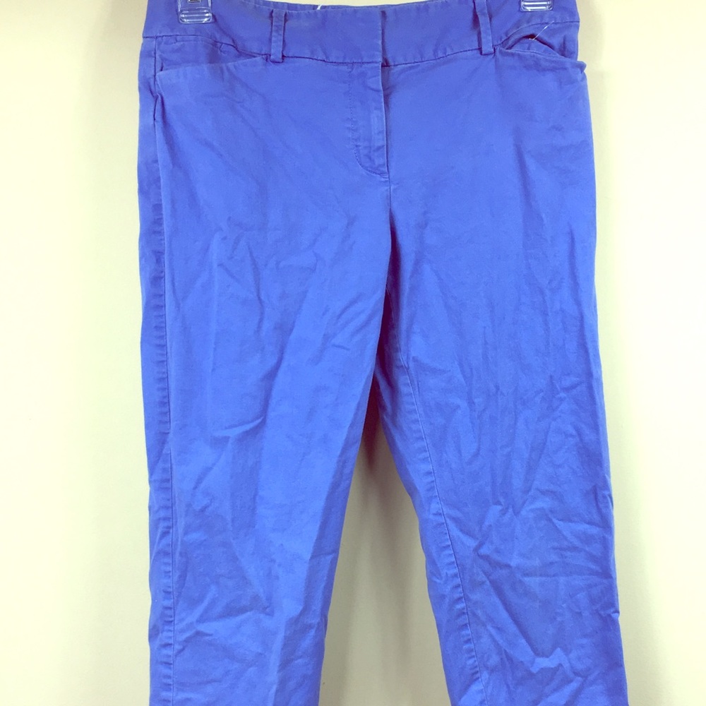 Ann Taylor loft women's blue capris. Size 8. EUC.