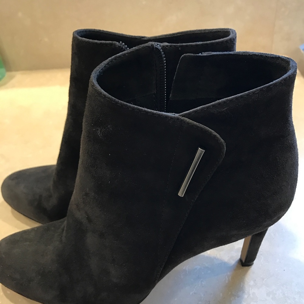 Vince Camuto booties 7.5