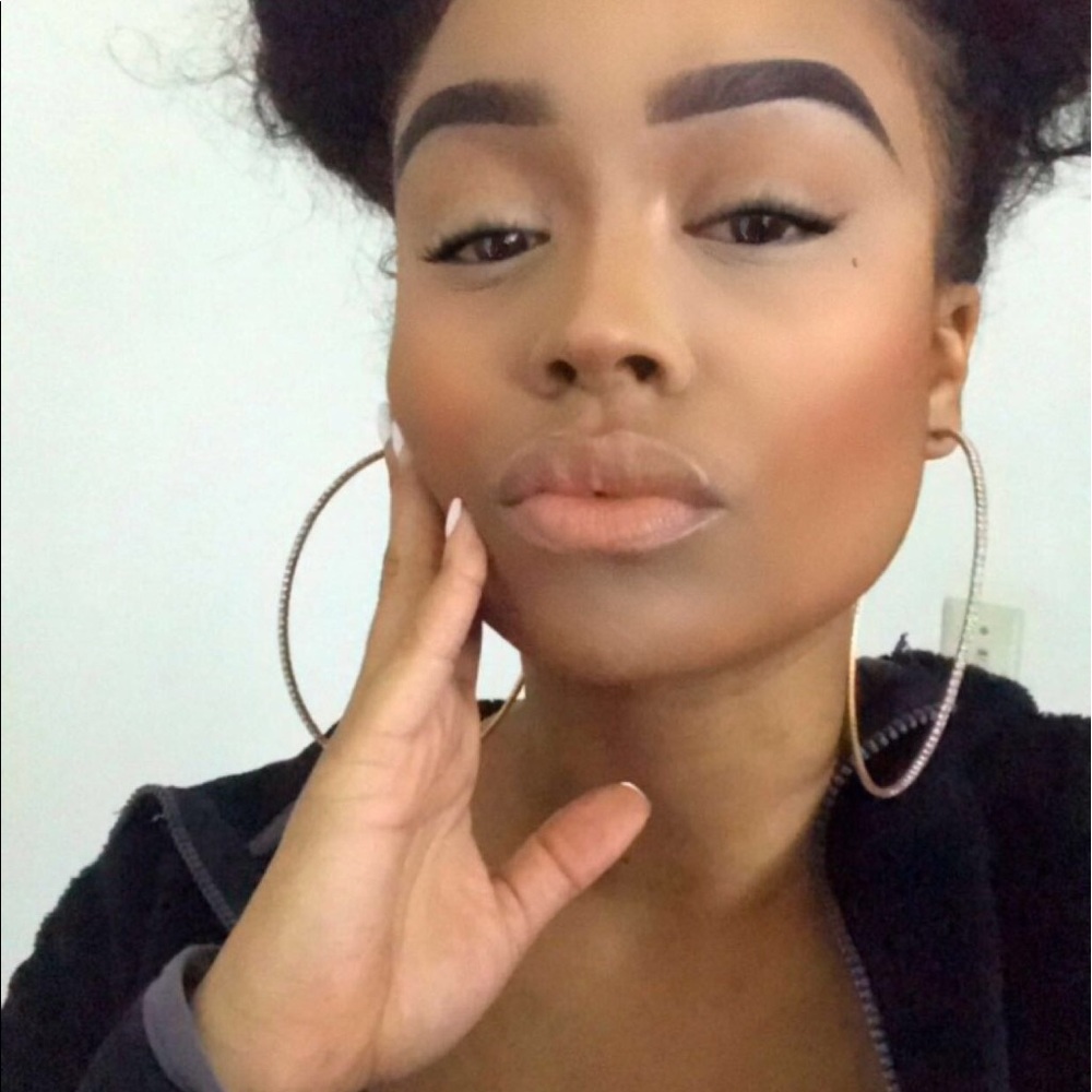 Meet your Posher, Brianna