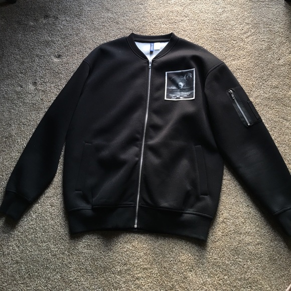 H&M Other - Black zip-up jacket.