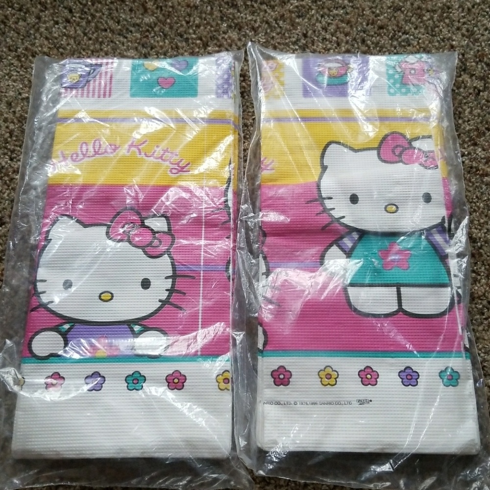 2 Sanrio Paper Art Hello Kitty Table Covers