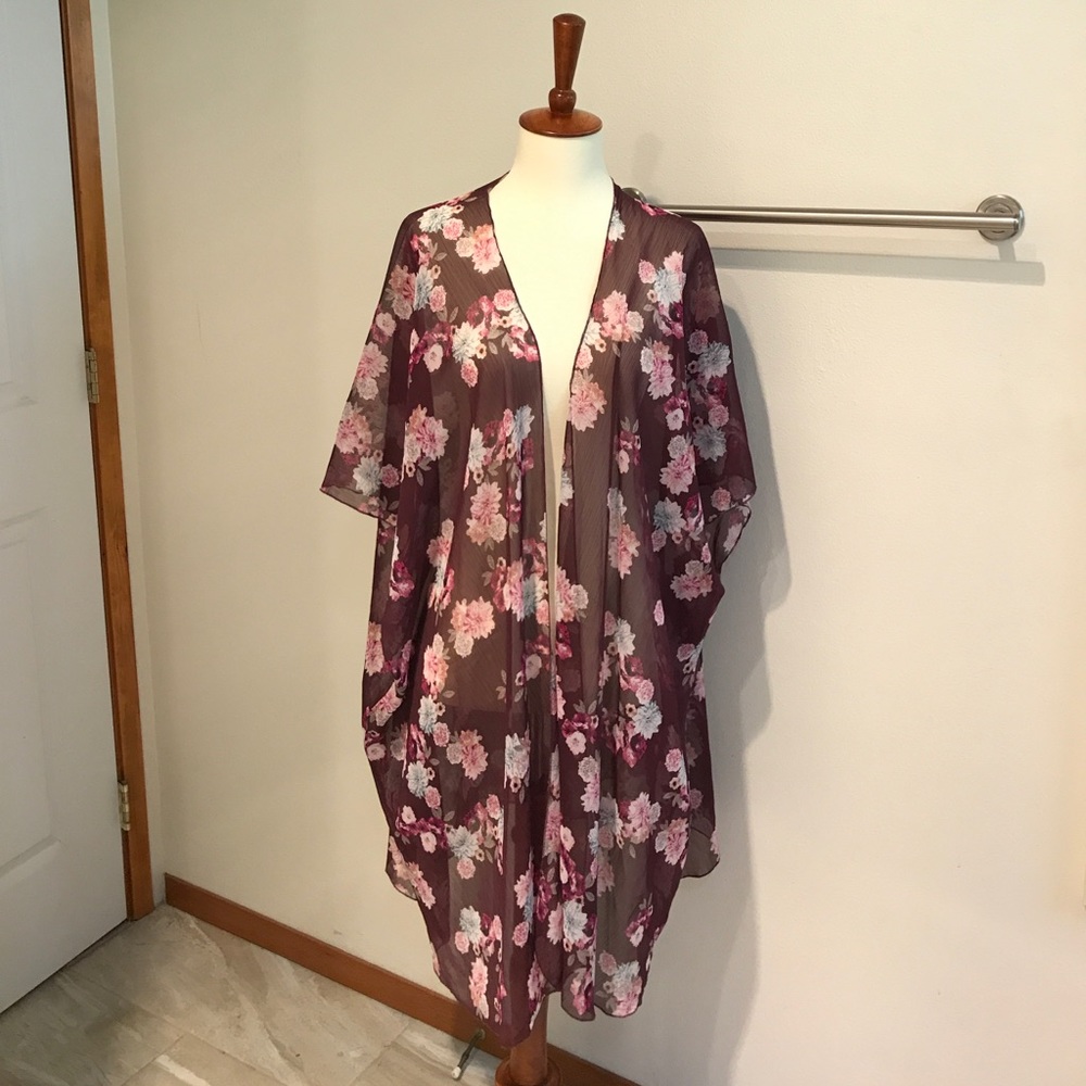 American Eagle Floral Kimono