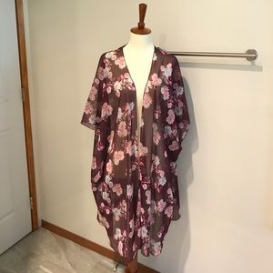 American Eagle Floral Kimono