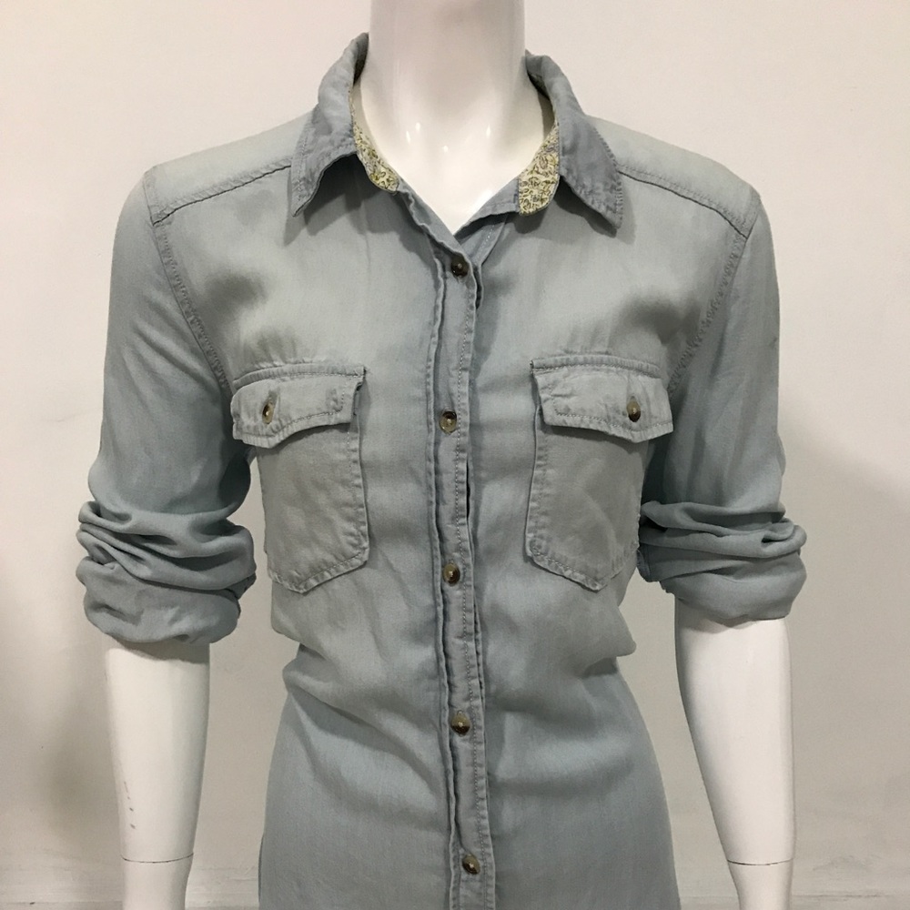 Forever 21 denim shirt 👚