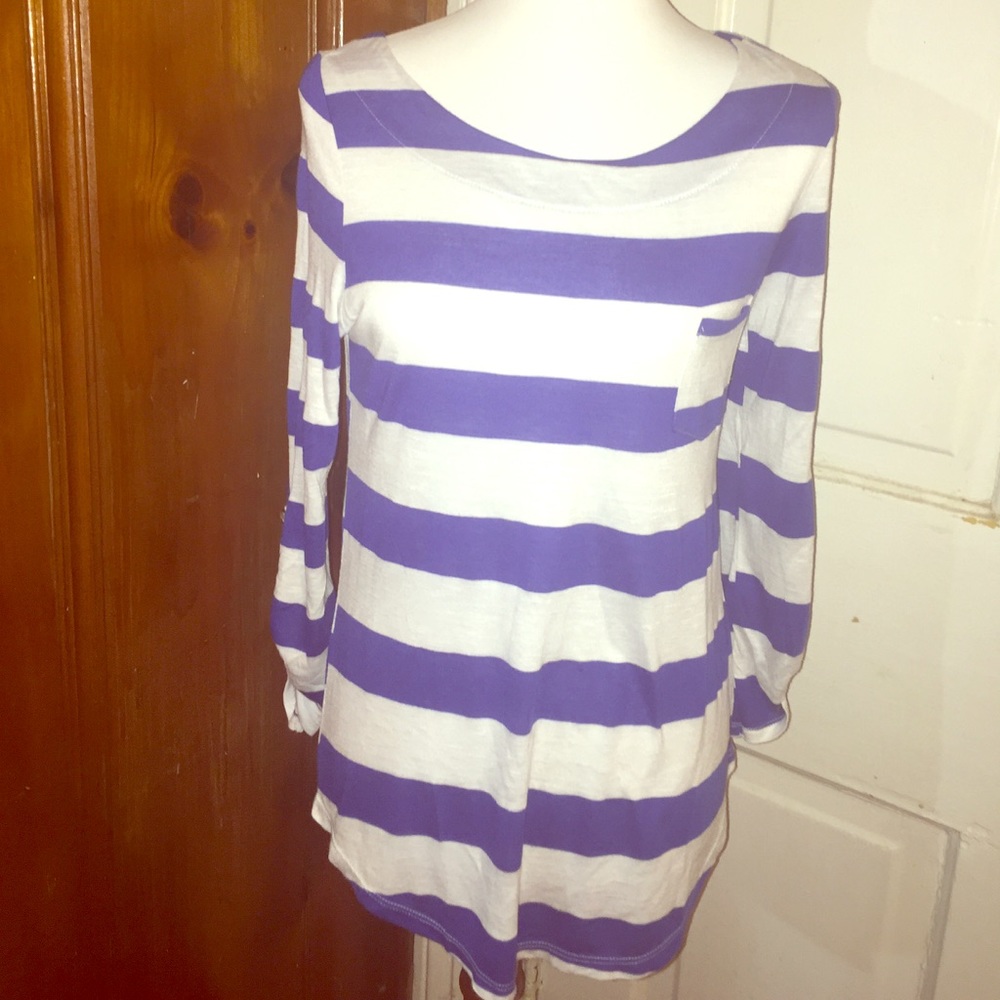 Blue and white striped 3/4 sleeve top w/ pocket