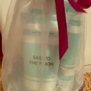 Mary Kay Limited Edition Sail To The Moon Gift Set