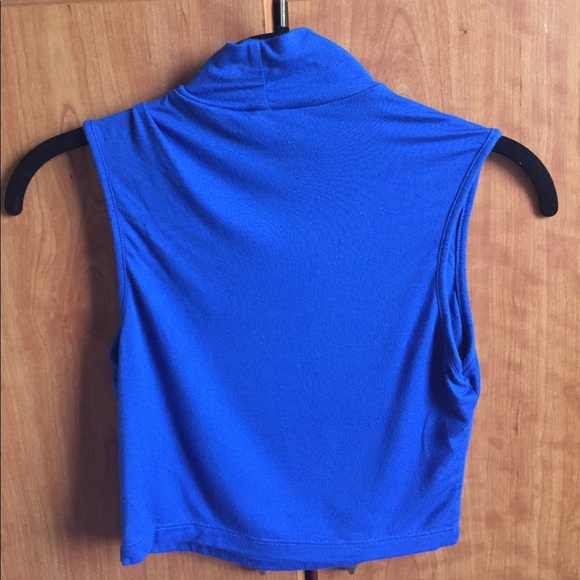 Turtle Neck Crop Top - Picture 2 of 4