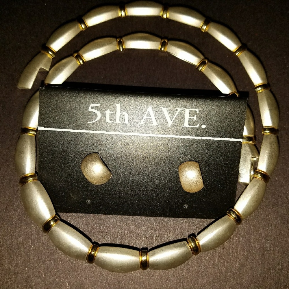 ❤ Metal necklace and earrings