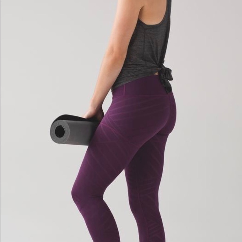 Lululemon Hot Like Angi crop 10