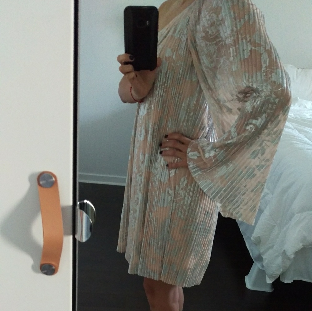 Dress - Picture 4 of 5