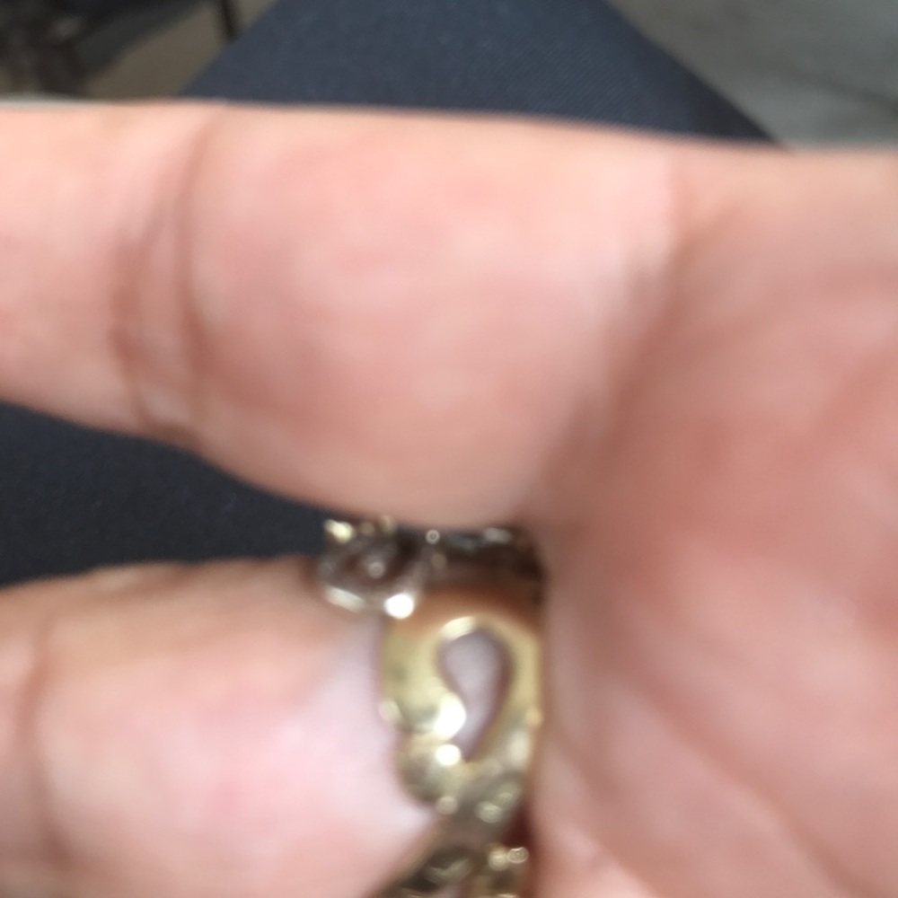 Gold ring - Picture 2 of 4