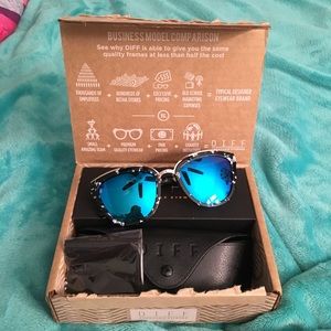 DIFF Eyewear "Rose" Polarized Sunglasses 😎