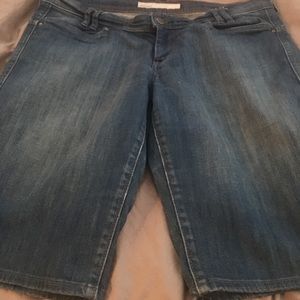 Old Navy Medium Wash Jean Shorts Size 12 Old Navy Medium Wash Jean Shorts Size 12