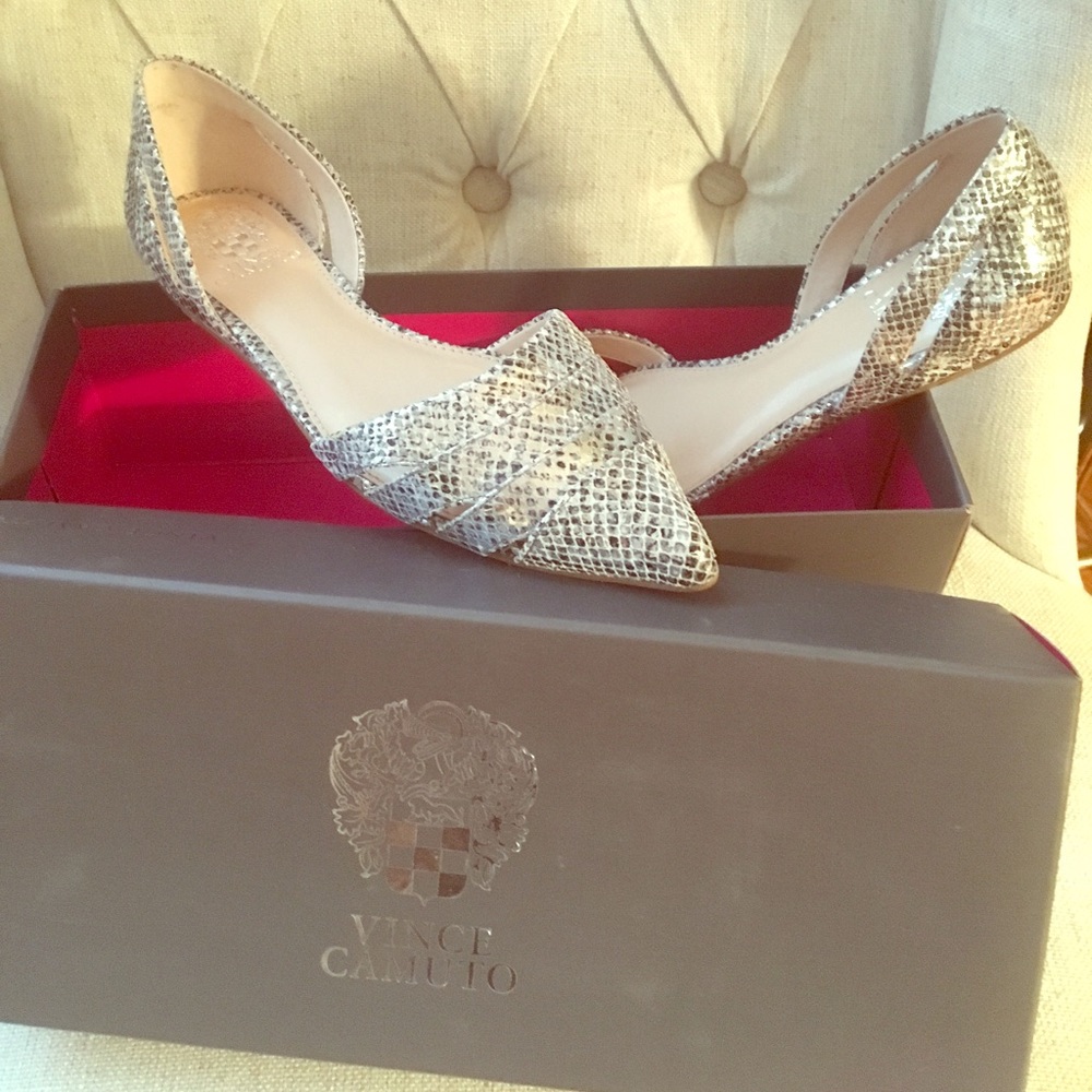 Vince Camuto Flats