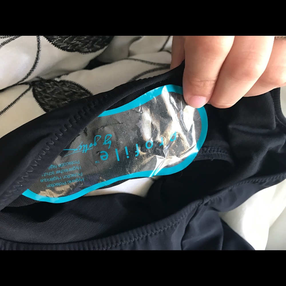 Swimsuit - Picture 4 of 4