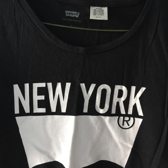 Women’s Levi’s tee - Picture 3 of 3