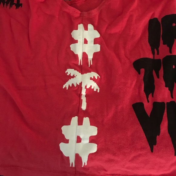 Fitted crop top! - Picture 4 of 4