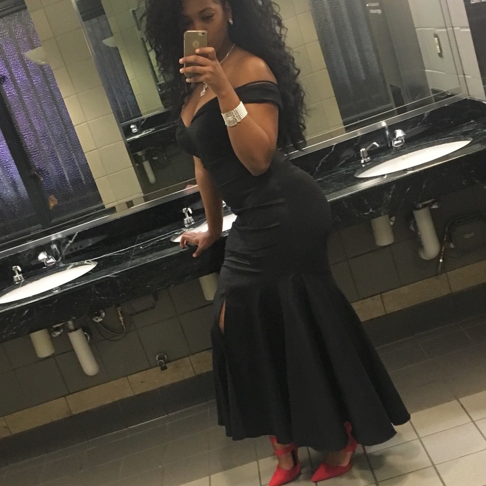Super gorgeous black gown