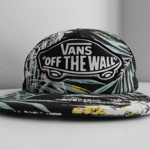 Vans Off The Wall Snap Back. Leaves