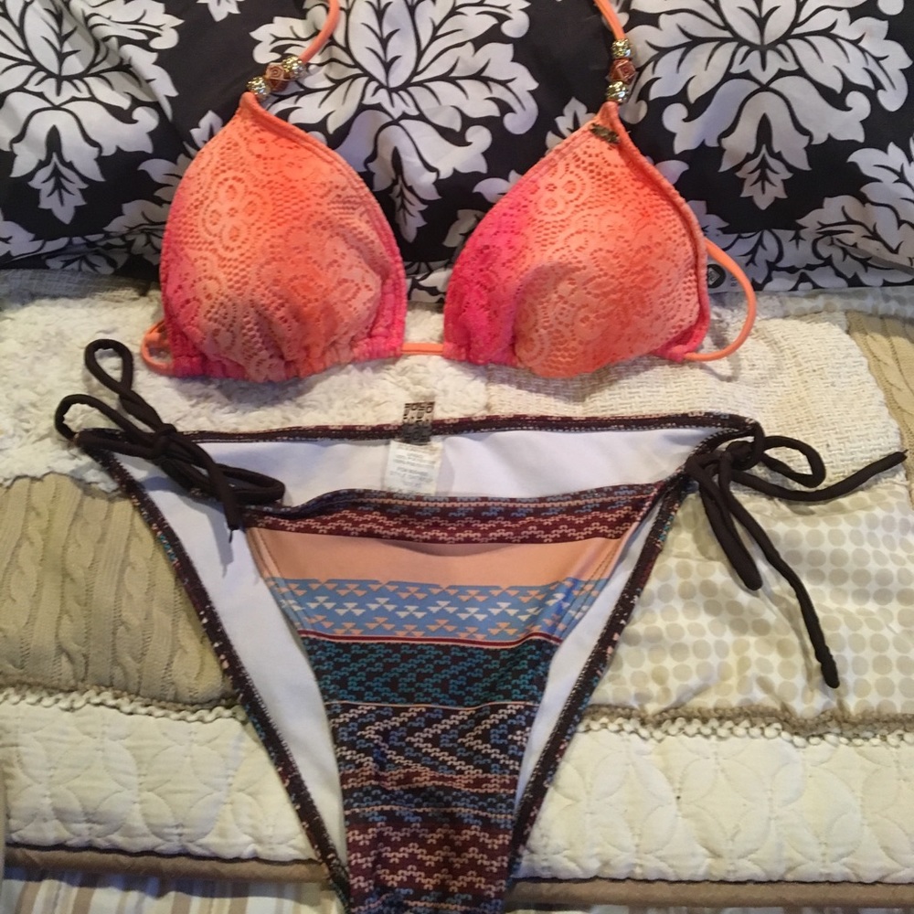 Roxy/O'Neill Bathing suit top, and bottoms