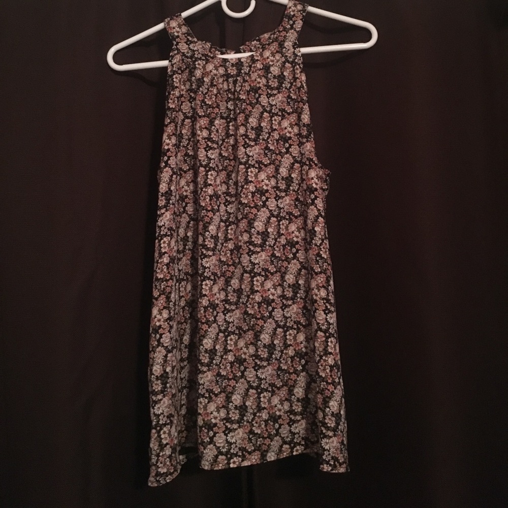 NY&C sleeveless floral print blouse size medium