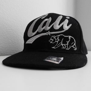Black Cali Hat with bear.