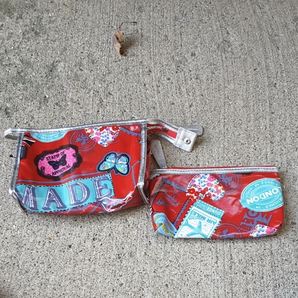 Kenneth Cole makeup and travel set. NWOT - Picture 2 of 4